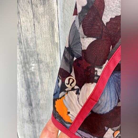 Lululemon Run-Speed Short in Biggie So Fly Butterfly Size 8. - Picture 6 of 16